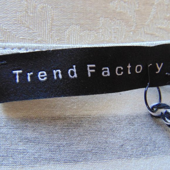 Trend Factory Cream & Gray Striped Butterfly Top - Picture 6 of 9